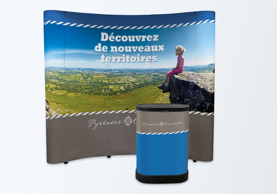 stand-parapluie-papier+comptoir-accueil-stand-6m2 stand-parapluie-papier+comptoir-accueil-stand-6m2