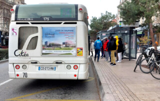 affiche-arrière-de-bus-portes-ouvertes-lycée