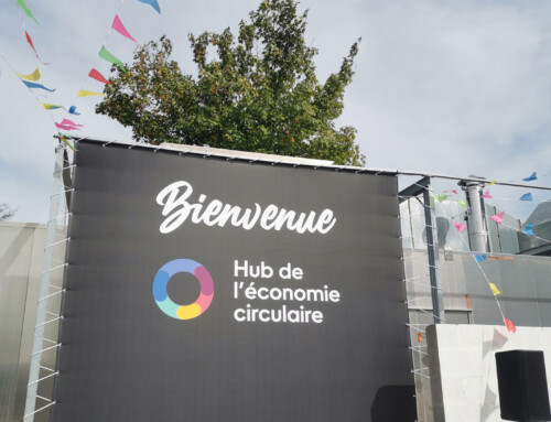 Création et Fabrication d&rsquo;une Bâche XXL sur Mesure pour Évènement : Visibilité Maximale et Impact Visuel pour Codeo à Rillieux-la-Pape